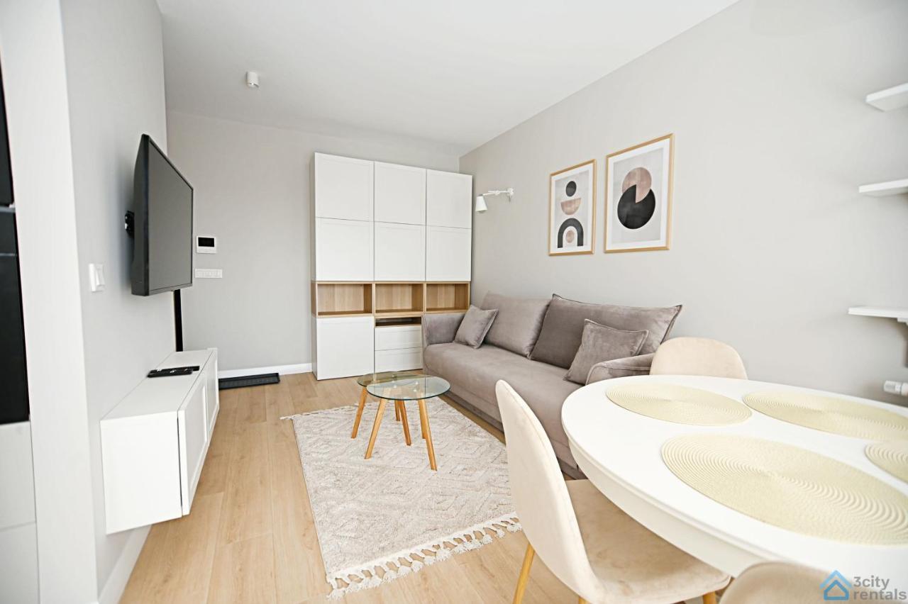 Beige 3City Apartment With Parking In Gdansk By Noclegi Renters 외부 사진