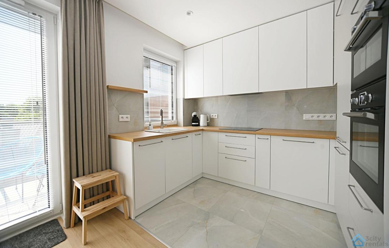 Beige 3City Apartment With Parking In Gdansk By Noclegi Renters 외부 사진