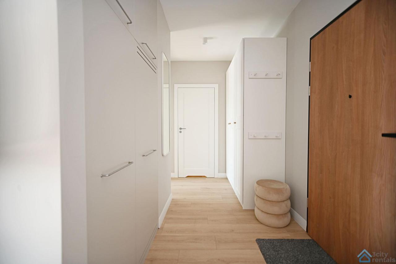 Beige 3City Apartment With Parking In Gdansk By Noclegi Renters 외부 사진