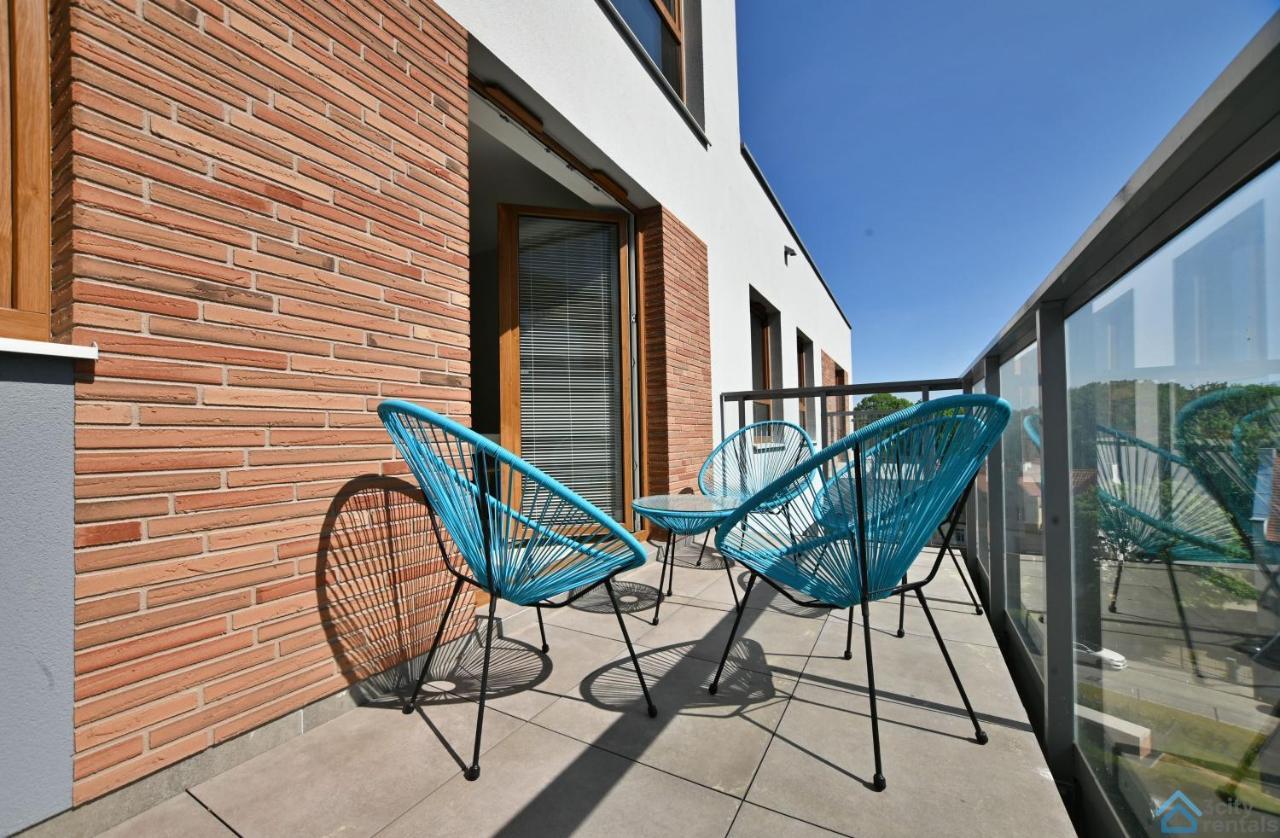 Beige 3City Apartment With Parking In Gdansk By Noclegi Renters 외부 사진