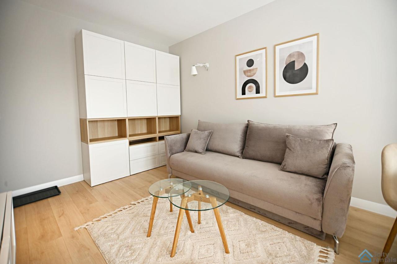 Beige 3City Apartment With Parking In Gdansk By Noclegi Renters 외부 사진