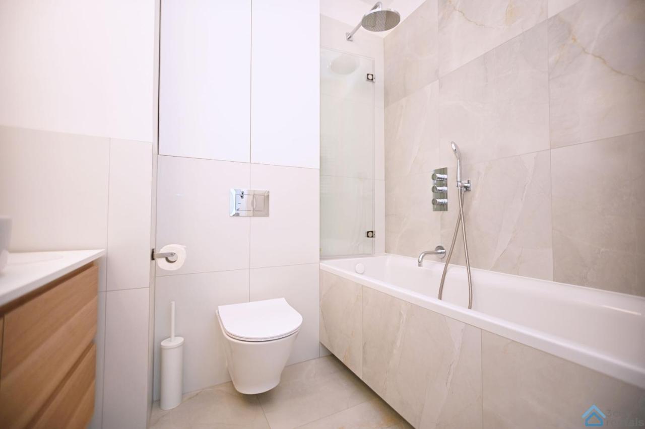 Beige 3City Apartment With Parking In Gdansk By Noclegi Renters 외부 사진